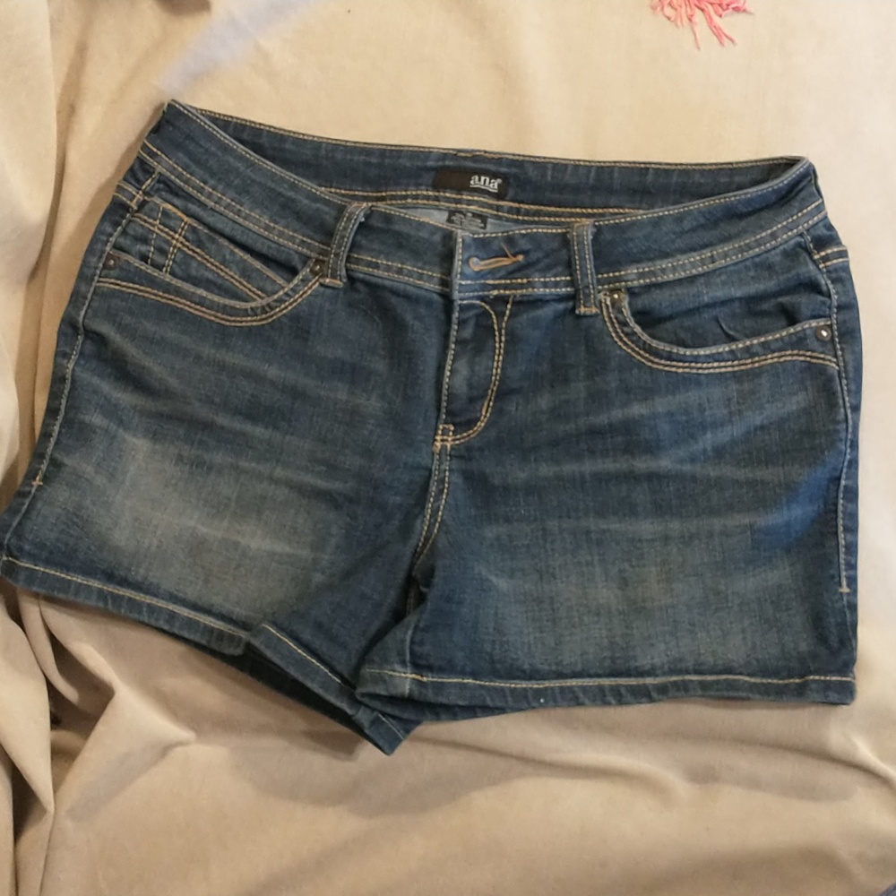 a.n.a Demi shorts